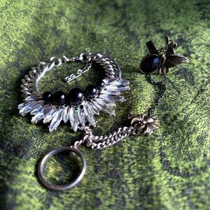 Silver hand harness statement rhinestone bracelet with chain and ring bundle